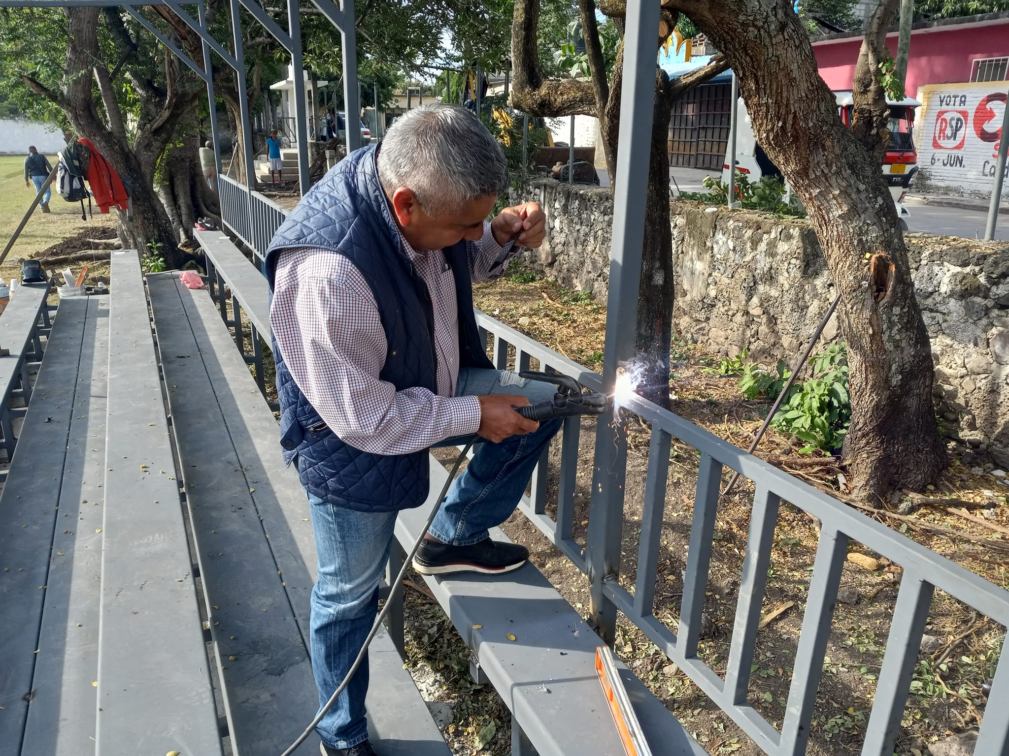 SE REALIZAN TRABAJOS  PARA LA PRÓXIMA INAUGURACIÓN DE UNIDAD DEPORTIVA EN AMADOR SALAZAR. 