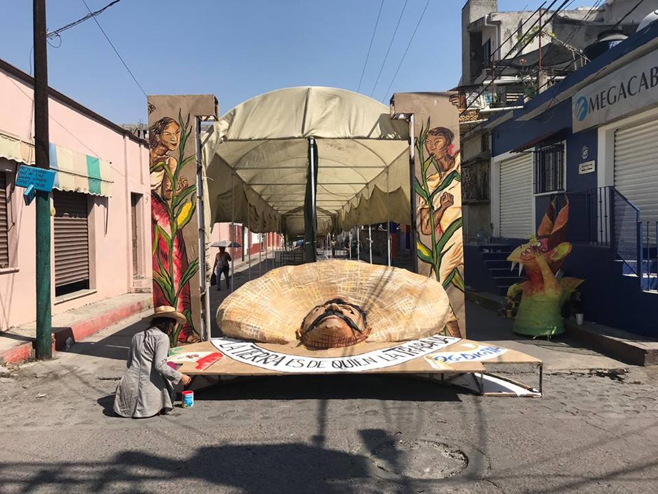 INSTALANDO ARCO DE BIENVENIDA A LA FERIA ARTESANAL Y EXPO AGROPECUARIA 2019.