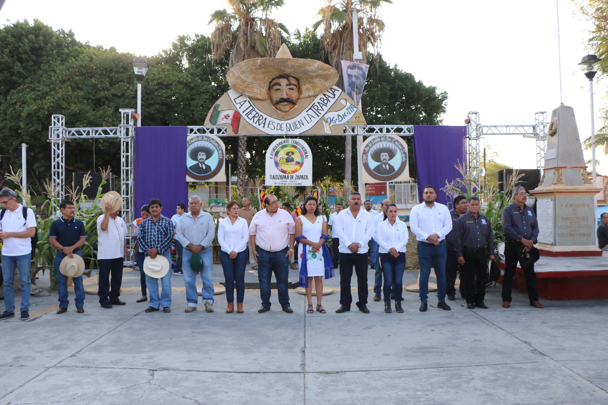 EVENTO CIVICO Y DESFILE EN CONMEMORACIÓN AL CENTENARIO LUCTUOSO DEL GRAL. EMILIANO ZAPATA SALAZAR.