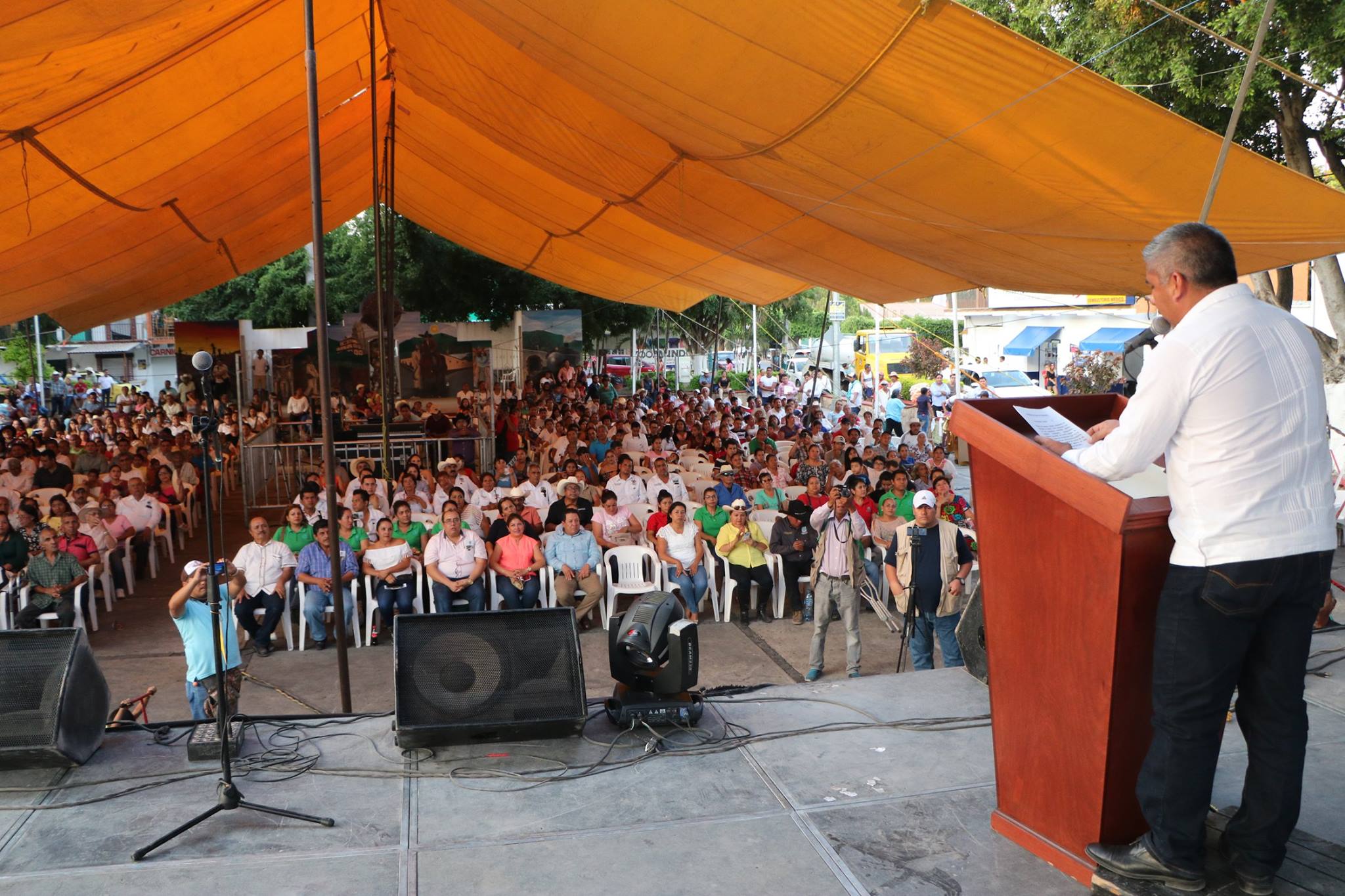 EL PRESIDENTE MUNICIPAL, ALFREDO DOMÍNGUEZ MANDUJANO, RINDIÓ SU INFORME DE 100 DÍAS DE TRABAJO.