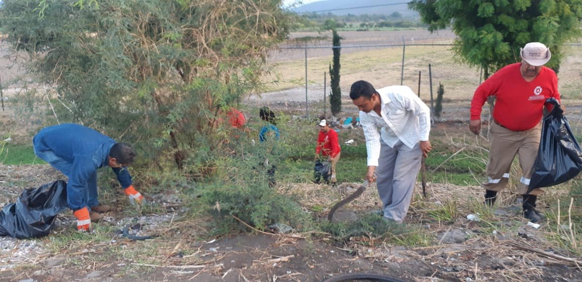 SE LLEVARON A CABO TRABAJOS DE LIMPIEZA, POR PARTE DE PROTECCIÓN CIVIL Y SERVICIOS PÚBLICOS.