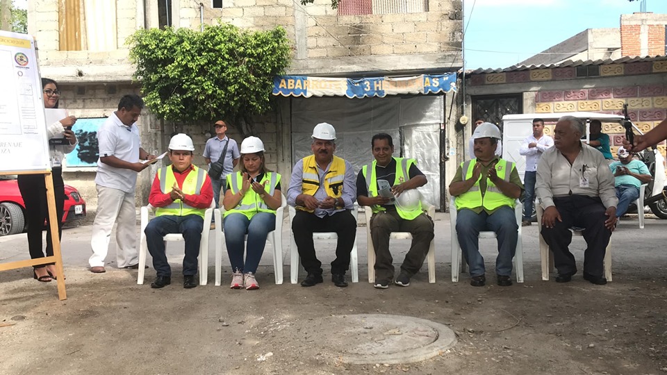 INICIO DE OBRA DE CONSTRUCCIÓN DE DRENAJE EN CALLE ZARAGOZA, COL. MIRADOR.