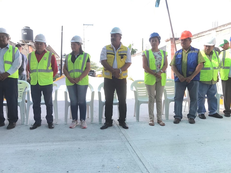 INAUGURACIÓN DE OBRA EN LA CALLE AZTLÁN, DE PAVIMENTACIÓN CON CONCRETO HIDRÁULICO.