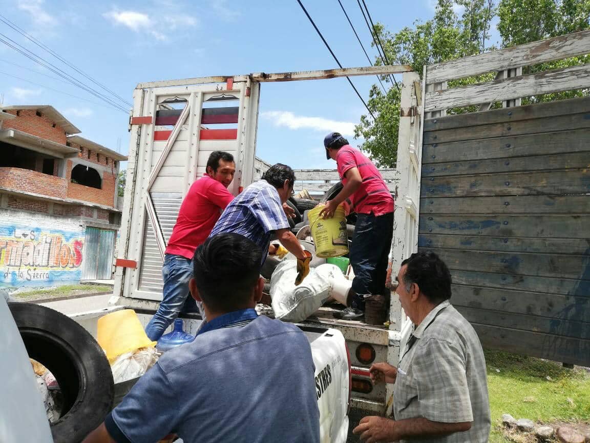 DESCACHARRIZACIÓN EN LA COMUNIDAD DE SAN RAFAEL.