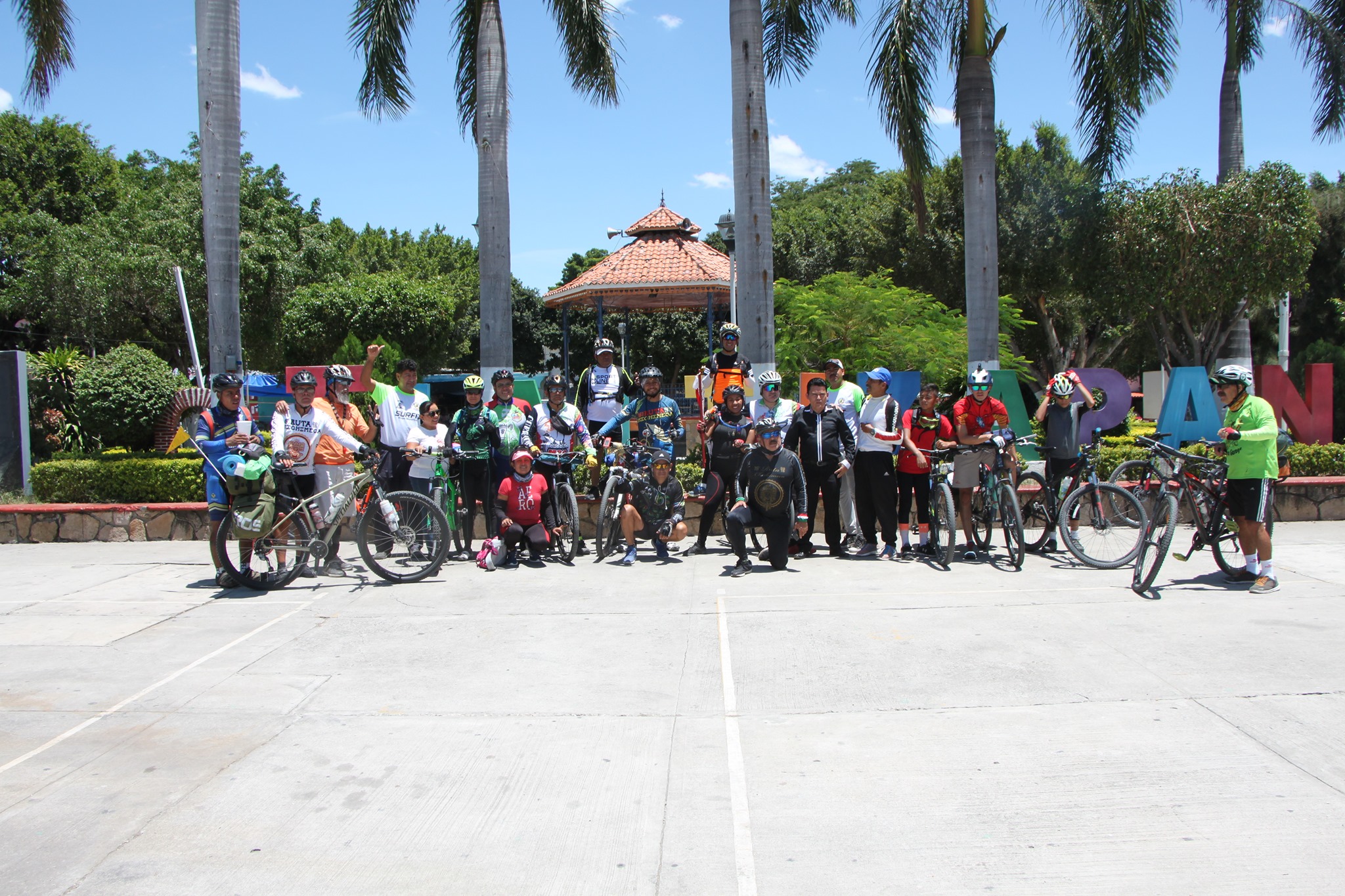 BIENVENIDA A LOS CICLISTAS DE LA RUTA CHICHIMECA EN SU LLEGADA AL MUNICIPIO DE TLALTIZAPÁN.