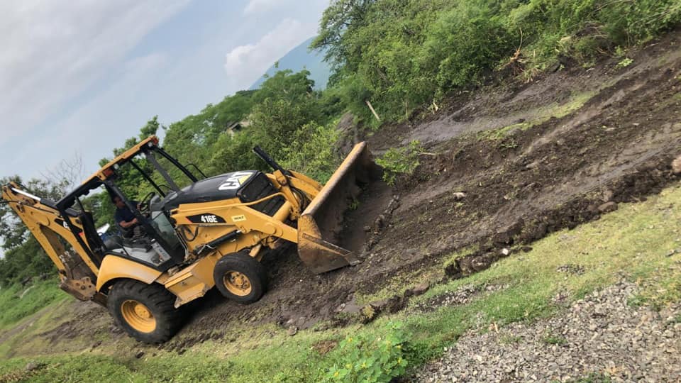 OFICIALIA MAYOR REALIZÓ TRABAJOS DE EMPAREJAMIENTO EN LA COL. MORELOS.