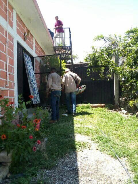 SE REALIZARON FUMIGACIONES EN CASAS Y ALREDEDORES DONDE EXISTEN CASOS DE DENGUE EN LAS COMUNIDADES DE TLALTIZAPÁN.