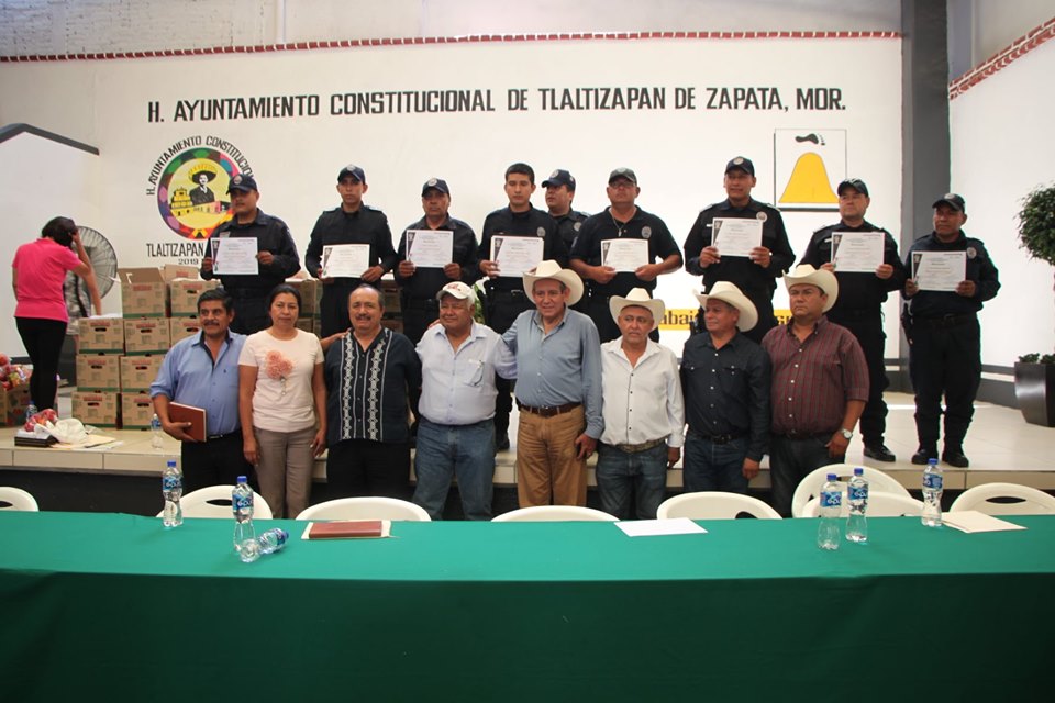 ENTREGA DE CREDENCIALES A GANADEROS DEL MUNICIPIO Y ENTREGA DE RECONOCIMIENTOS DEL CURSO DE  