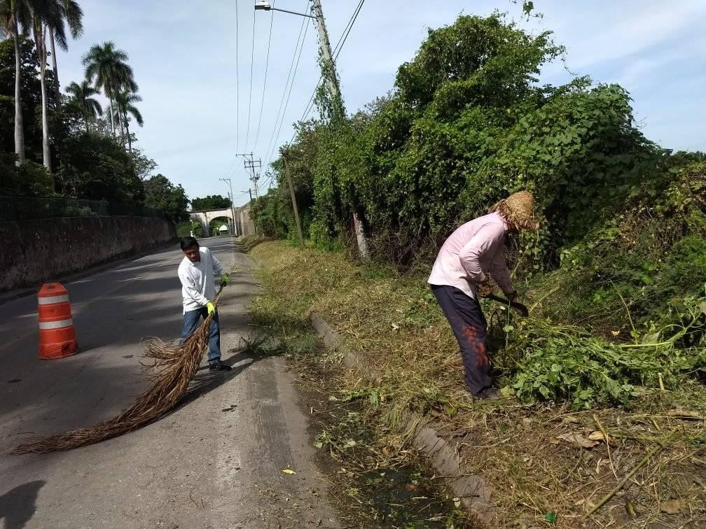 SE REALIZARON TRABAJOS DE LIMPIEZA EN EL CAMINO SANTA ROSA TREINTA - PUEBLO NUEVO.