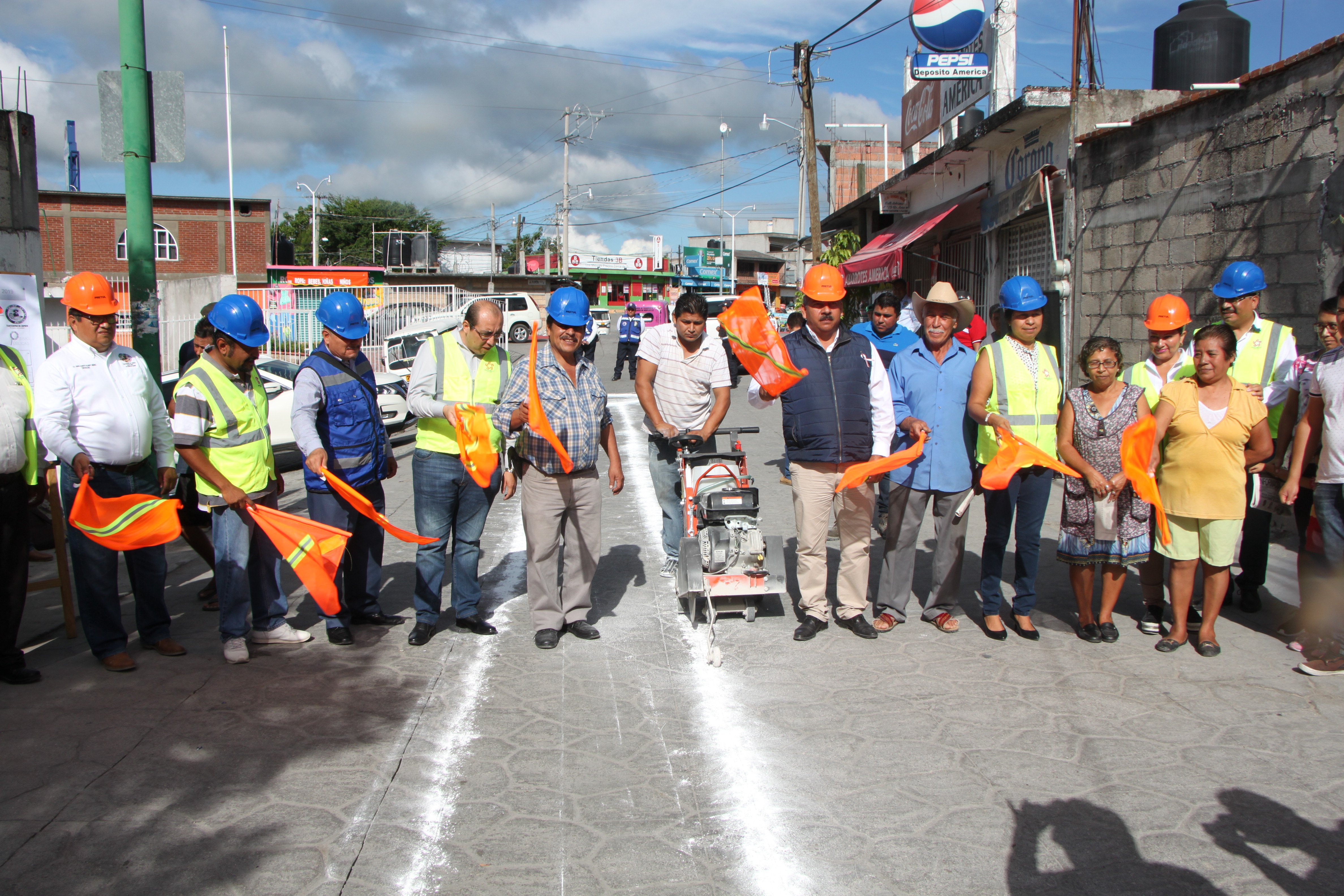 SE DIO EL BANDERAZO DE INICIO DE OBRA DE CONSTRUCCIÓN Y/O REHABILITACIÓN DE DRENAJE EN CALLE REFORMA.