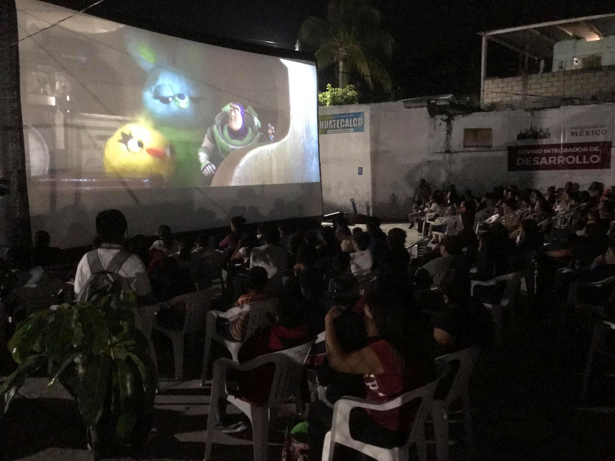 CINE MÓVIL MORELOS EN LA COMUNIDAD DE HUATECALCO.