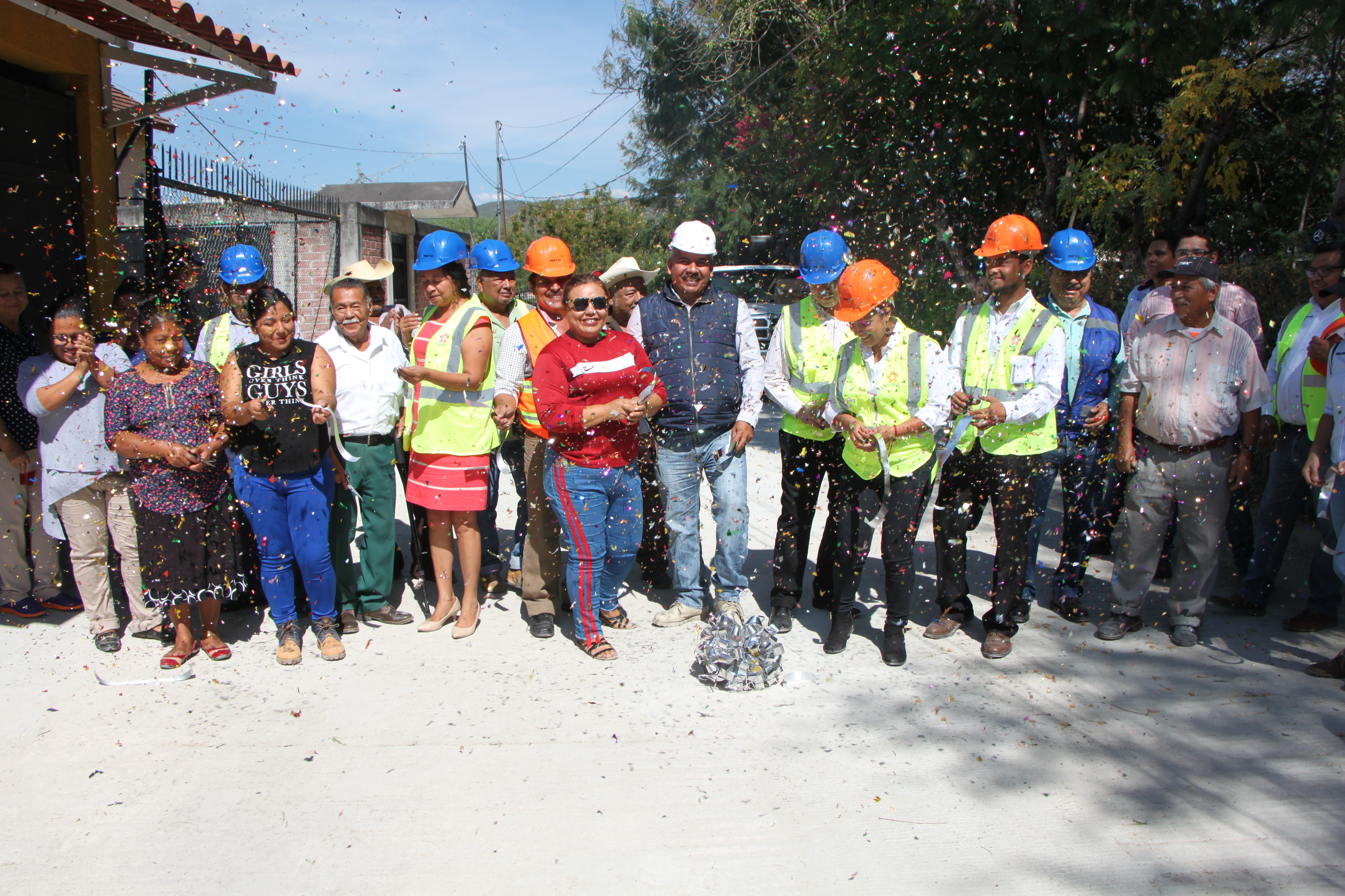 INAUGURACIÓN DE LA CONSTRUCCIÓN DE DRENAJE EN CALLE JESÚS CASTILLO LÓPEZ DE LA COLONIA 20-30 EN TLALTIZAPÁN DE ZAPATA.