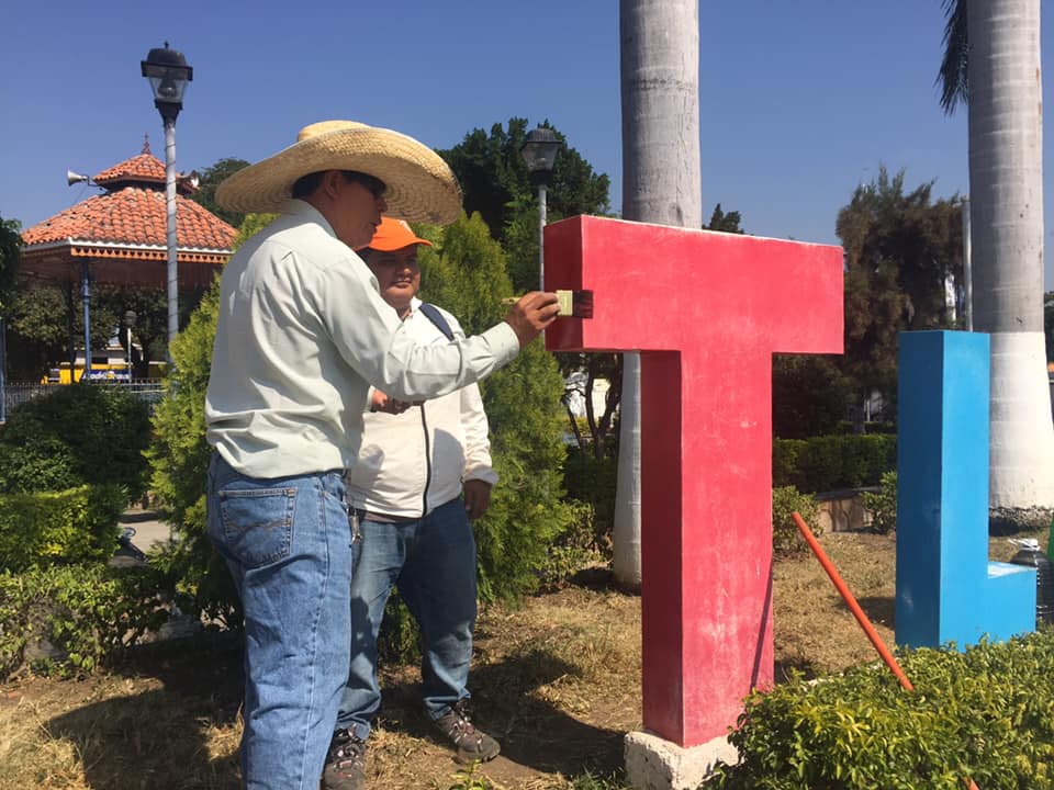 SE REALIZARON TRABAJOS DE PINTURA EN EL PRIMER CUADRO DE LA CABECERA MUNICIPAL.