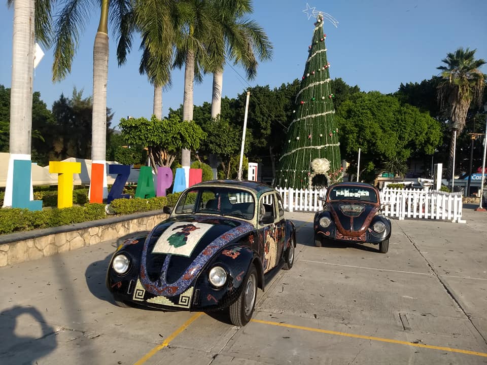 EXHIBICIÓN DE VEHÍCULOS DE OBSIDIANA EN EL ZÓCALO MUNICIPAL DE TLALTIZAPÁN.