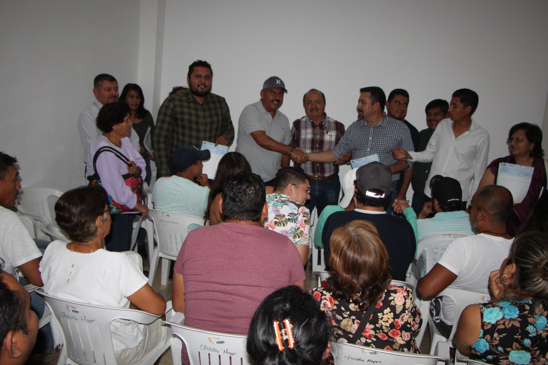 ENTREGA DE RECURSO ECONÓMICOS A LOS REPRESENTANTES DE LAS COMPARSAS DEL CARNAVAL DE TLALTIZAPÁN.