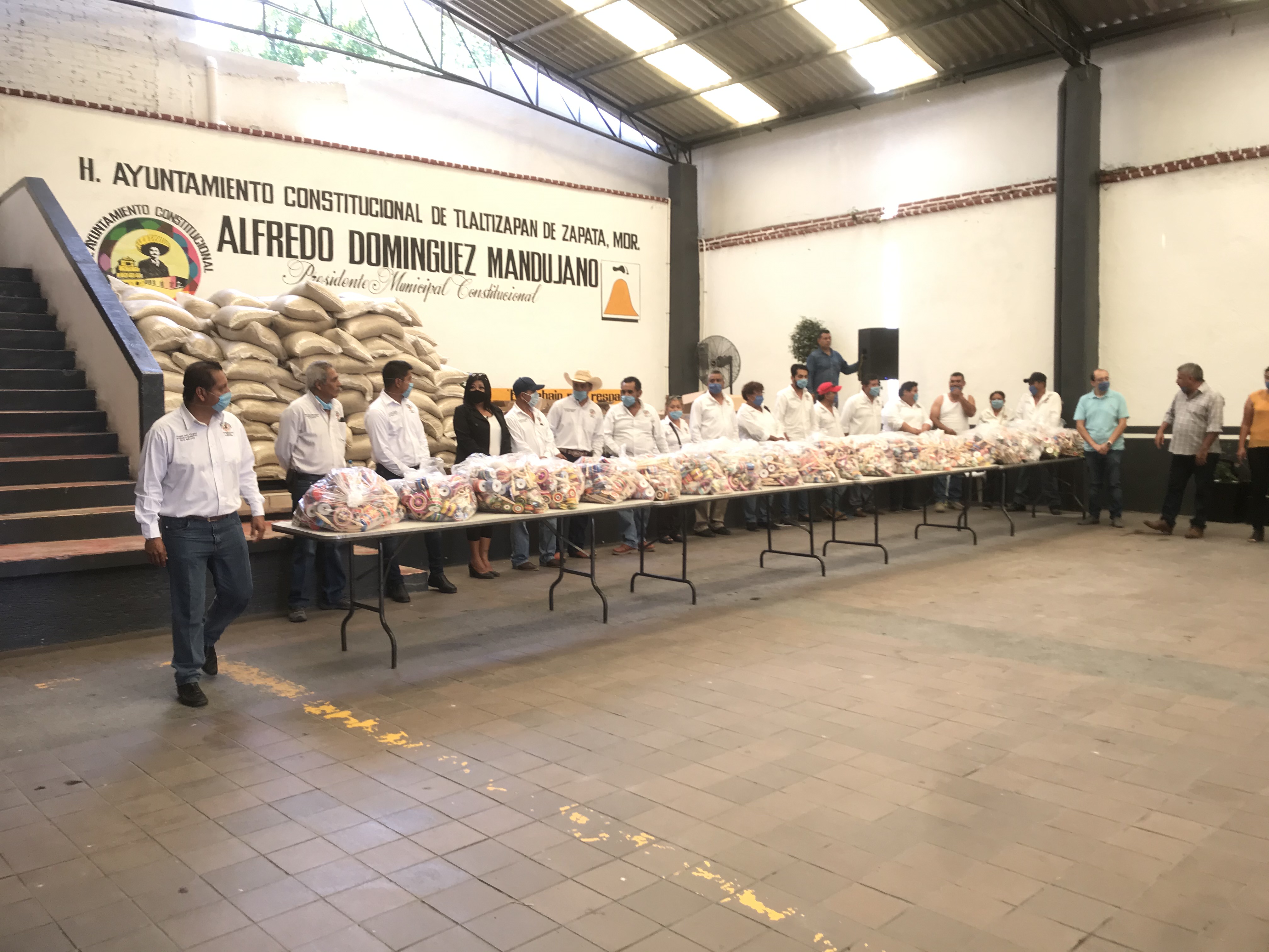 ENTREGA EL AYUNTAMIENTO JUGUETES ARTESANALES PARA EL DÍA DEL NIÑO.