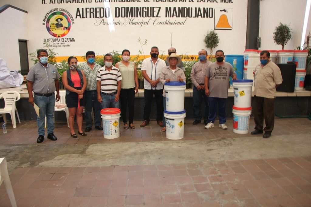 ENTREGA AYUNTAMIENTO HIPOCLORITO DE CALCIO A SISTEMAS DE AGUA.