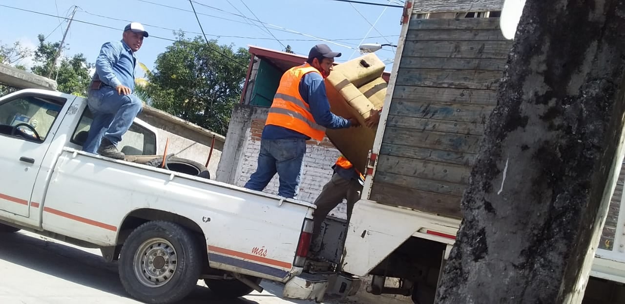 CONTINÚA LA DESCACHARRIZACIÓN EN EL MUNICIPIO.