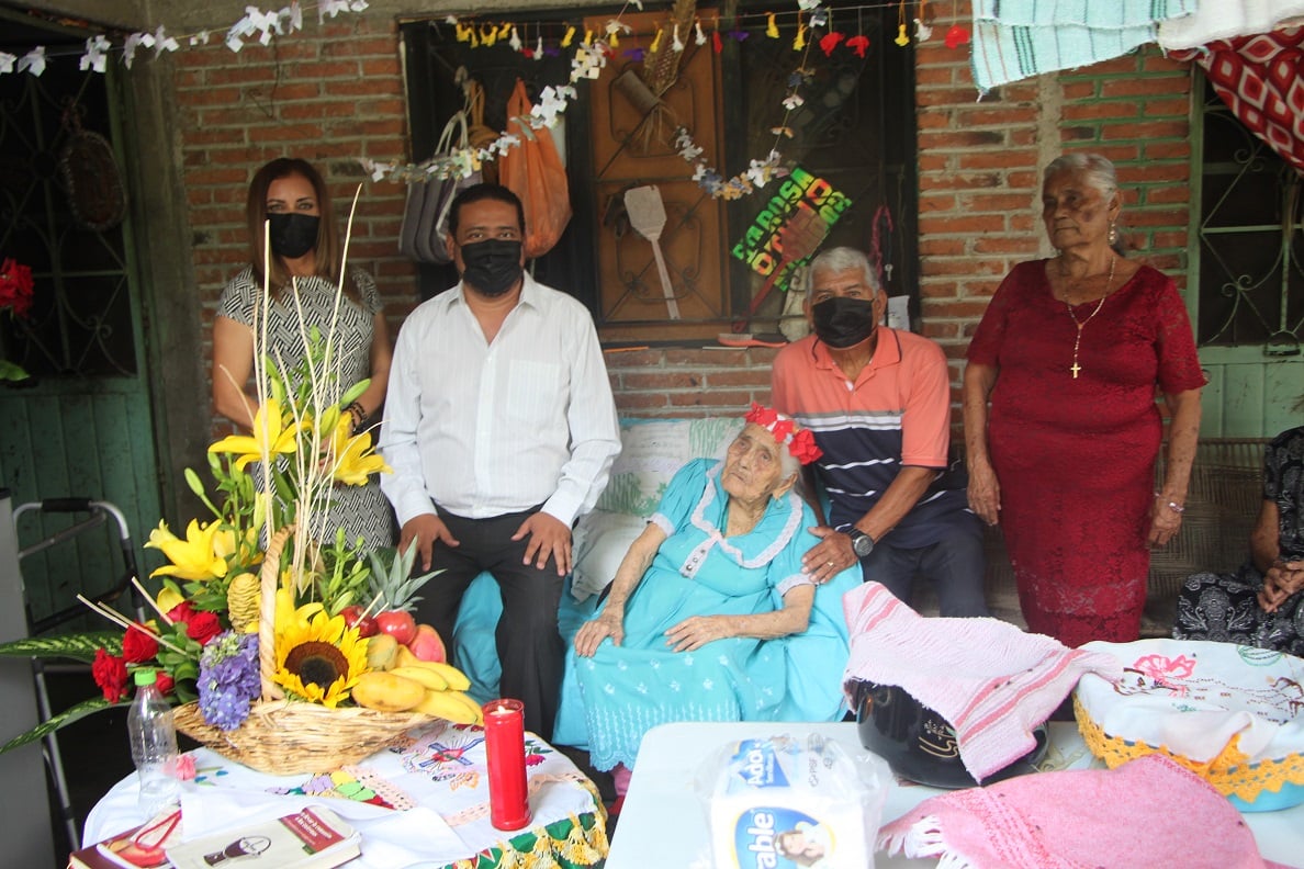 EL DIF FESTEJA A LA MUJER MAS LONGEVA DE TLALTIZAPÁN.