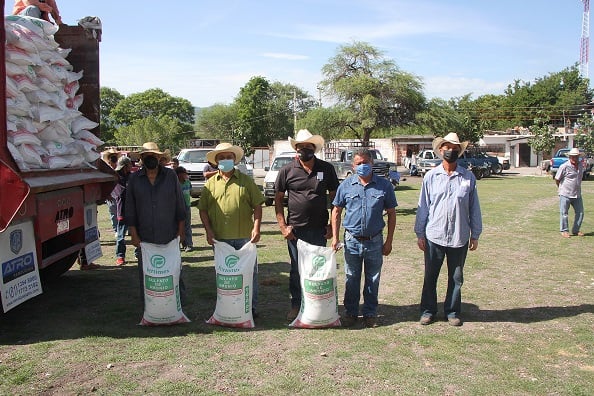 ENTREGA DE 94 TONELADAS DE FERTILIZANTE A PRODUCTORES DE TEMPORAL EN SAN RAFAEL ZARAGOZA.