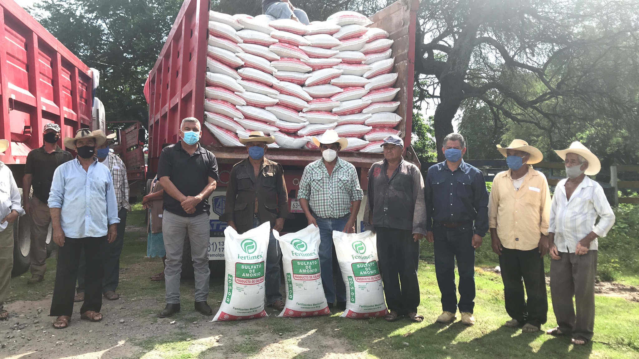 ENTREGA DE FERTILIZANTE A PRODUCTORES DE TEMPORAL EN SAN PABLO HIDALGO.