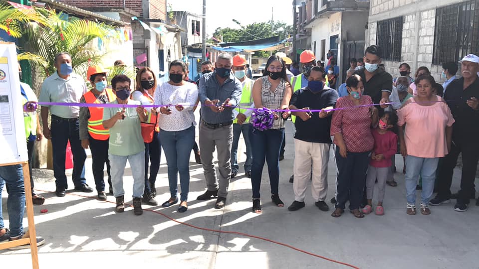 INAUGURACIÓN DE PAVIMENTACIÓN EN CALLE ALLENDE DE LA COMUNIDAD DE AMADOR SALAZAR.