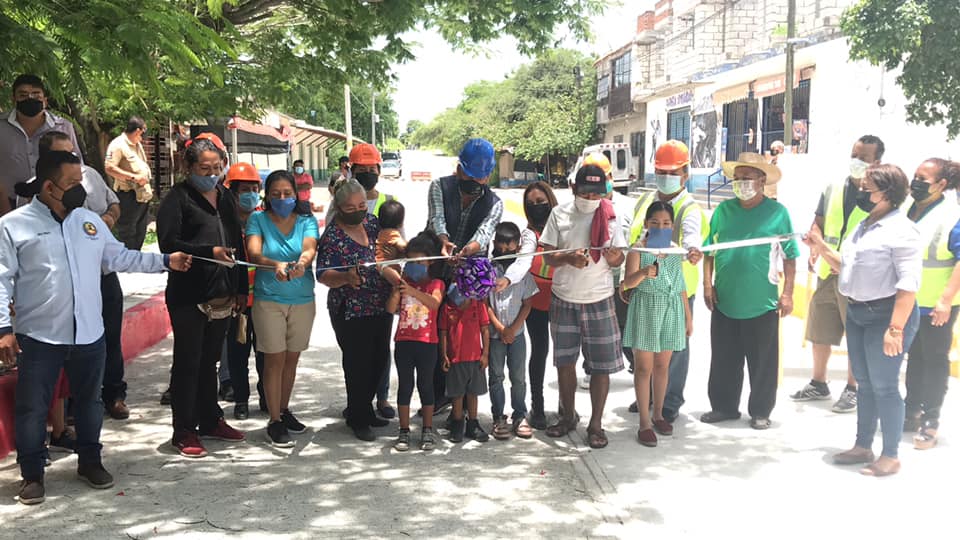 SE INAUGURA CONSTRUCCIÓN DE PAVIMENTACIÓN CON CONCRETO HIDRÁULICO EN CALLE CAMINO REAL DE LA COLONIA EMILIANO ZAPATA.