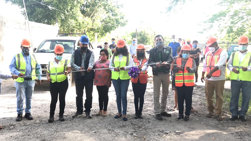 SE INAUGURA CONSTRUCCIÓN DE RED ELÉCTRICA EN LA COLONIA LA GLORIA DE PUEBLO NUEVO.