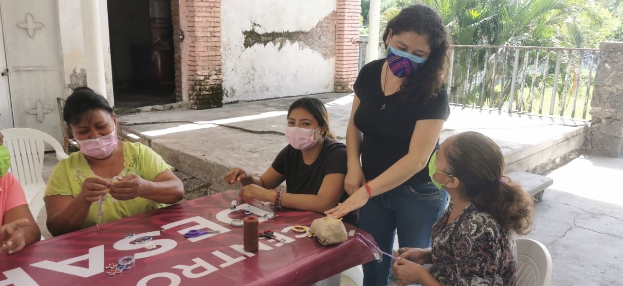 TALLER DE MACRAMÉ EN TEMIMILCINGO.