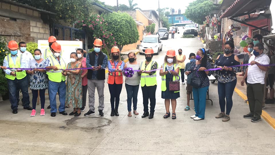 INAUGURACIÓN DE PAVIMENTACIÓN DE CONCRETO HIDRÁULICO EN LA CALLE FELIPE ÁNGELES DE LA COLONIA OTILIO MONTAÑO.