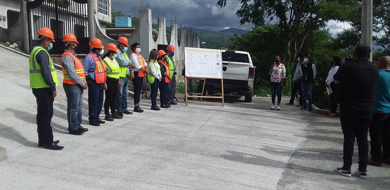 H. AYUNTAMIENTO CORTA LISTON INAUGURAL DE PAVIMENTACIÓN EN TICUMÁN.